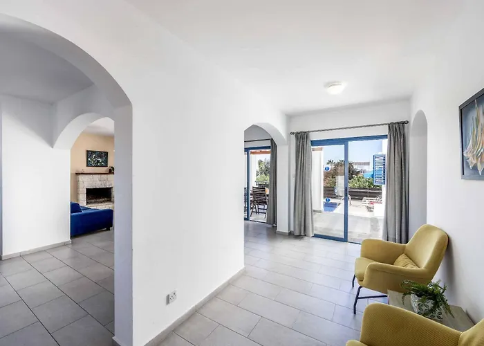 Villa Coral Olympus Apollo Peyia